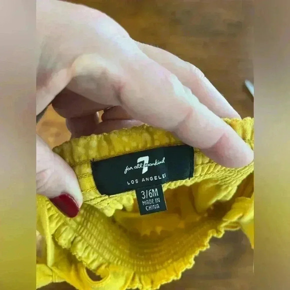 7 for All Mankind yellow dot romper size 3-6 m - Picture 2 of 3